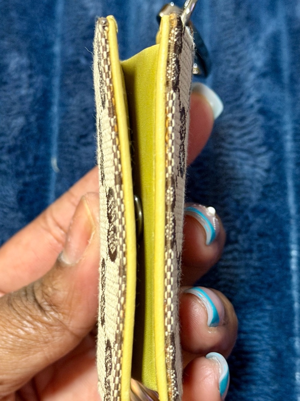 Gucci GG Monogram Canvas & Yellow Leather Key Pouch Coin Case w/ Clip - Picture 5 of 7